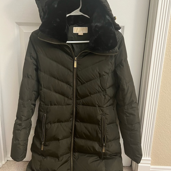 Michael Kors Winter Down Jacket with Hood - Picture 5 of 5